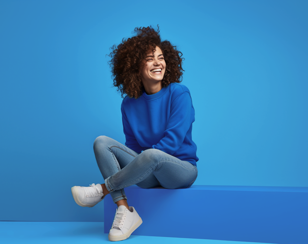 KredietHuis Spaarrekening - lachend vrouw in blauw